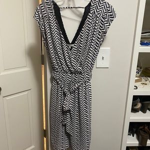 Great short dress with cute details